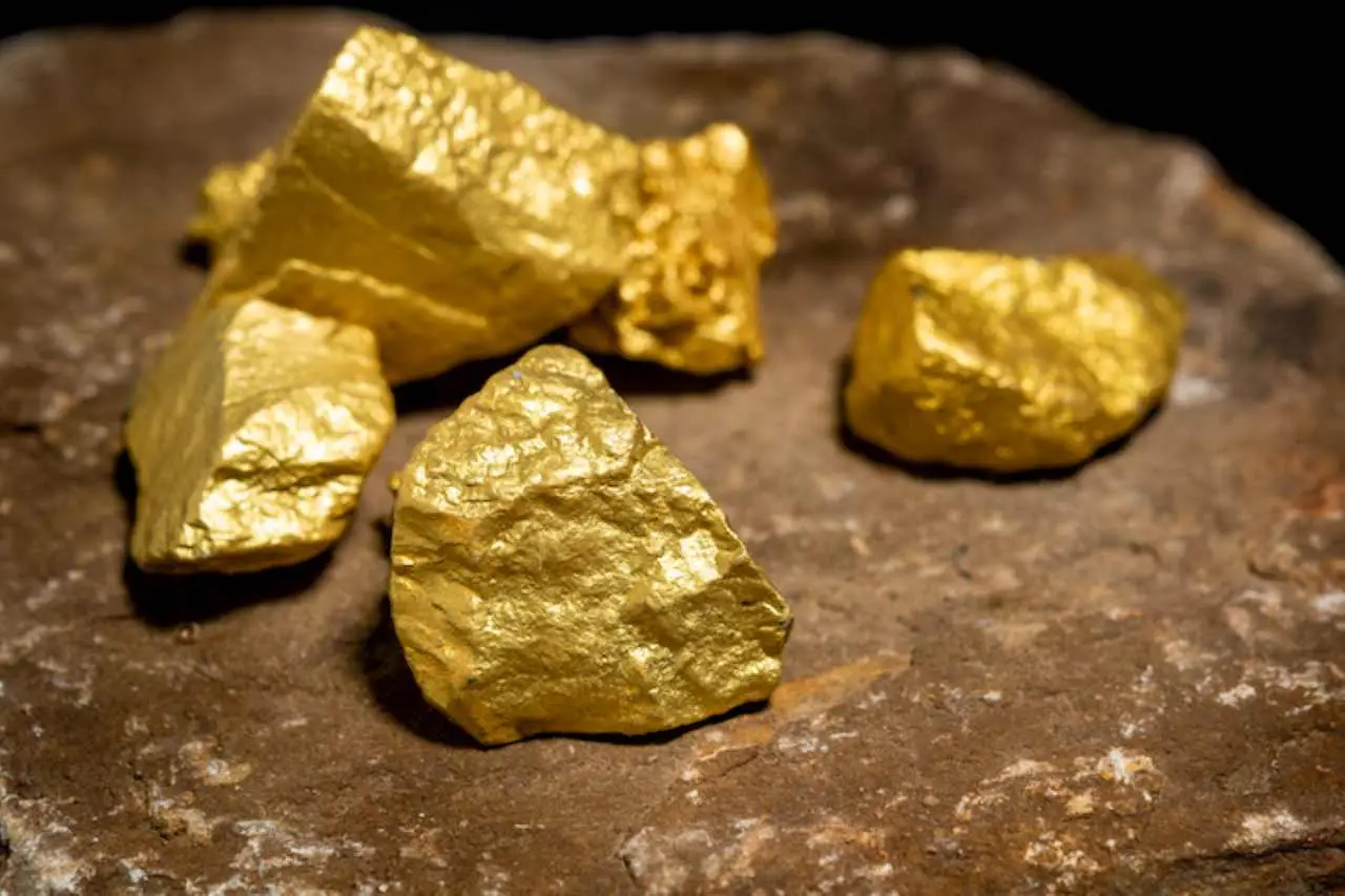 Vuoi vendere o comprare oro? Ecco l’orario cruciale che devi conoscere per non sbagliare