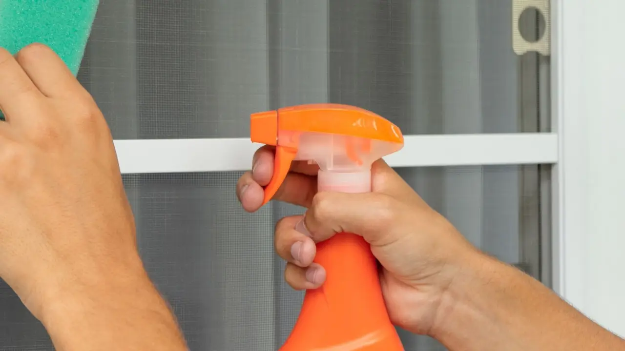 Il prodotto che sgrassa meglio in assoluto (e non è quello che usi normalmente)